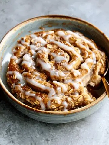 Cinnamon Roll Oatmeal Bakes