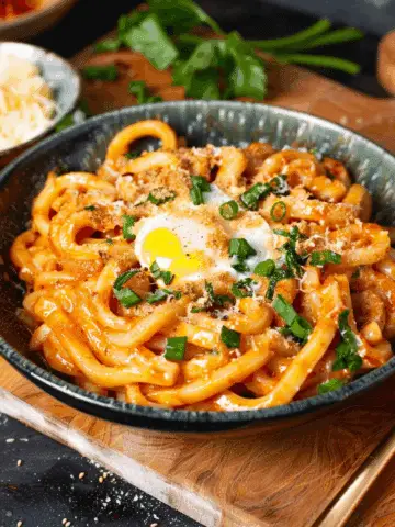 Creamy Gochujang Udon Noodles