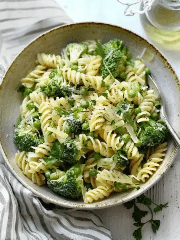 Light and Healthy Broccoli Pasta