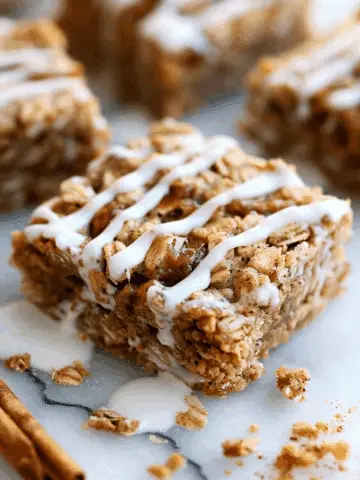 Cinnamon Roll Oatmeal Bars