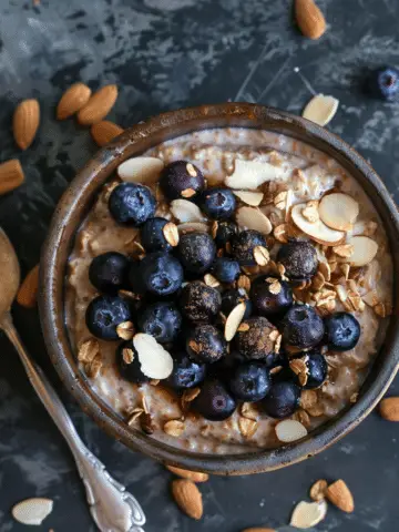 Blueberry Almond Cream Overnight Oats