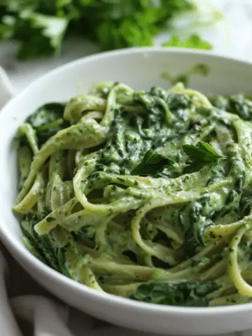10-Minute Creamy Vegan Spinach Pasta Sauce